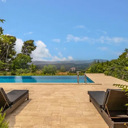 度假居 Beautiful In Rab With Outdoor Swimming Pool