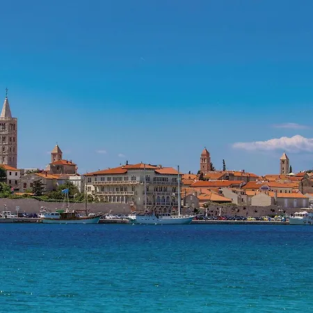 Feriehus Cozy In Rab With House Sea View