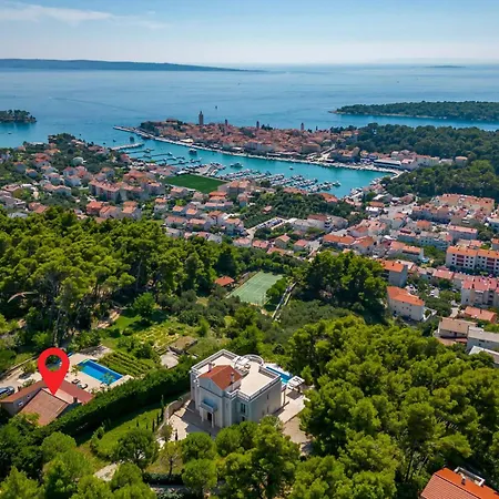 Cozy In Rab With House Sea View Feriehus