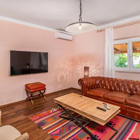 Cozy In Rab With House Sea View Feriehus